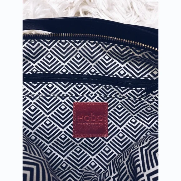 HOBO Black Leather Purse handbag shoulder strap zip top - Picture 3 of 9